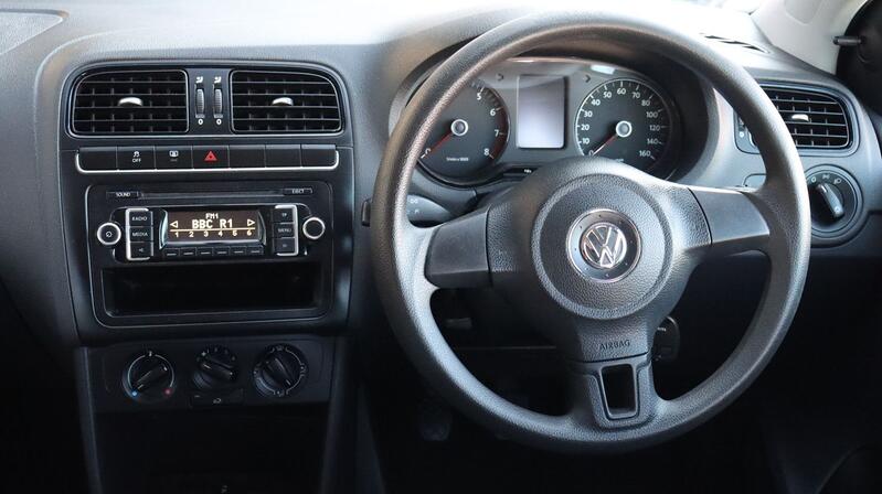 VOLKSWAGEN POLO