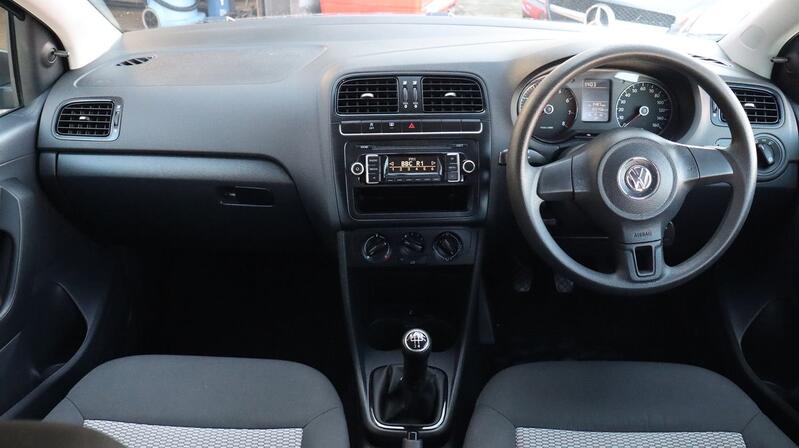 VOLKSWAGEN POLO