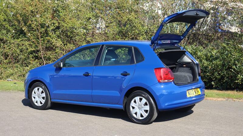 VOLKSWAGEN POLO