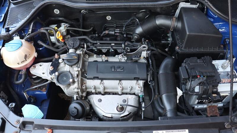 VOLKSWAGEN POLO