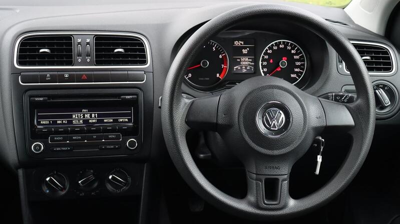 VOLKSWAGEN POLO