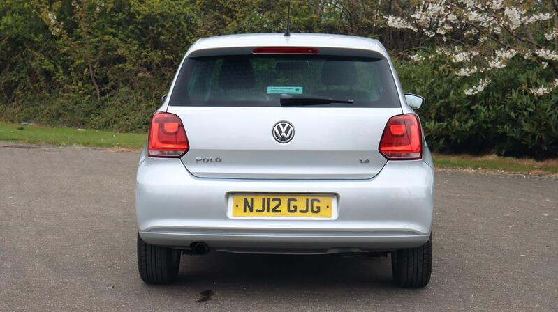 VOLKSWAGEN POLO