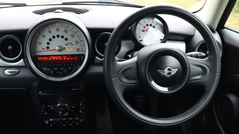 MINI CLUBMAN
