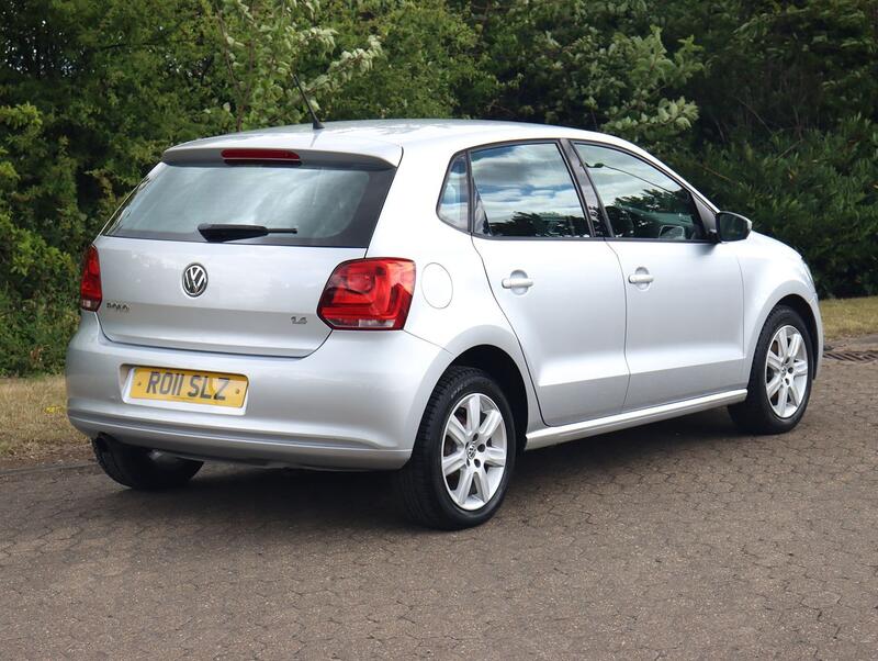 VOLKSWAGEN POLO