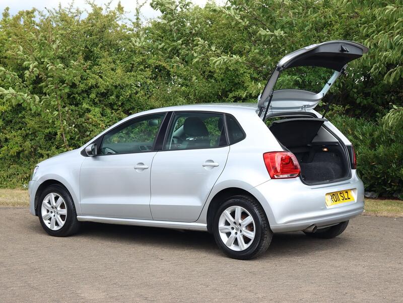VOLKSWAGEN POLO