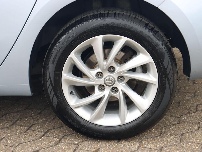 VAUXHALL ASTRA
