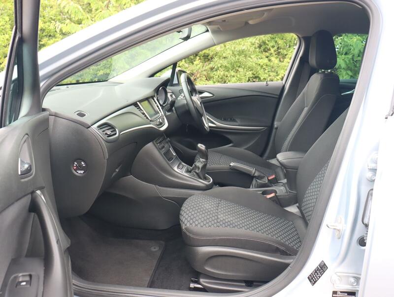VAUXHALL ASTRA