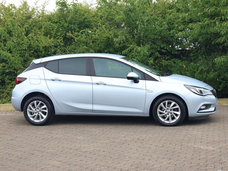 VAUXHALL ASTRA